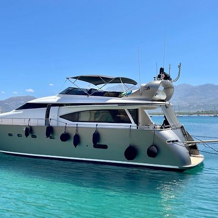 Motoryacht 21 Avec Equipage Hotel Barcelona Exterior photo