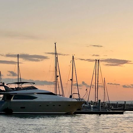 Motoryacht 21 Avec Equipage Hotel Barcelona Exterior photo