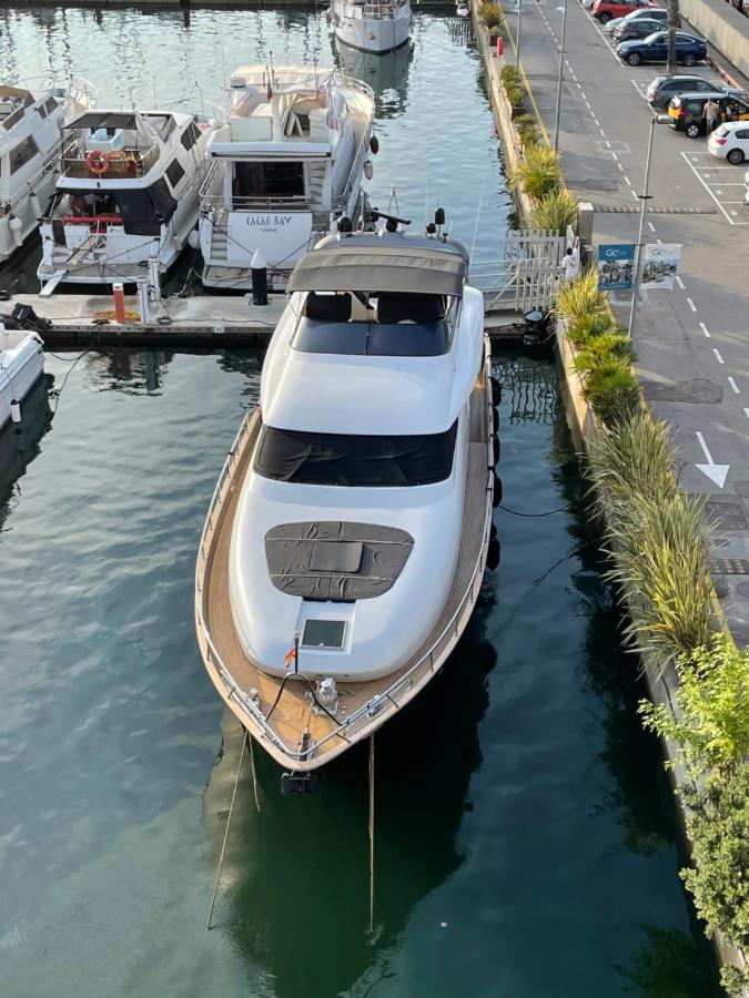 Motoryacht 21 Avec Equipage Hotel Barcelona Exterior photo