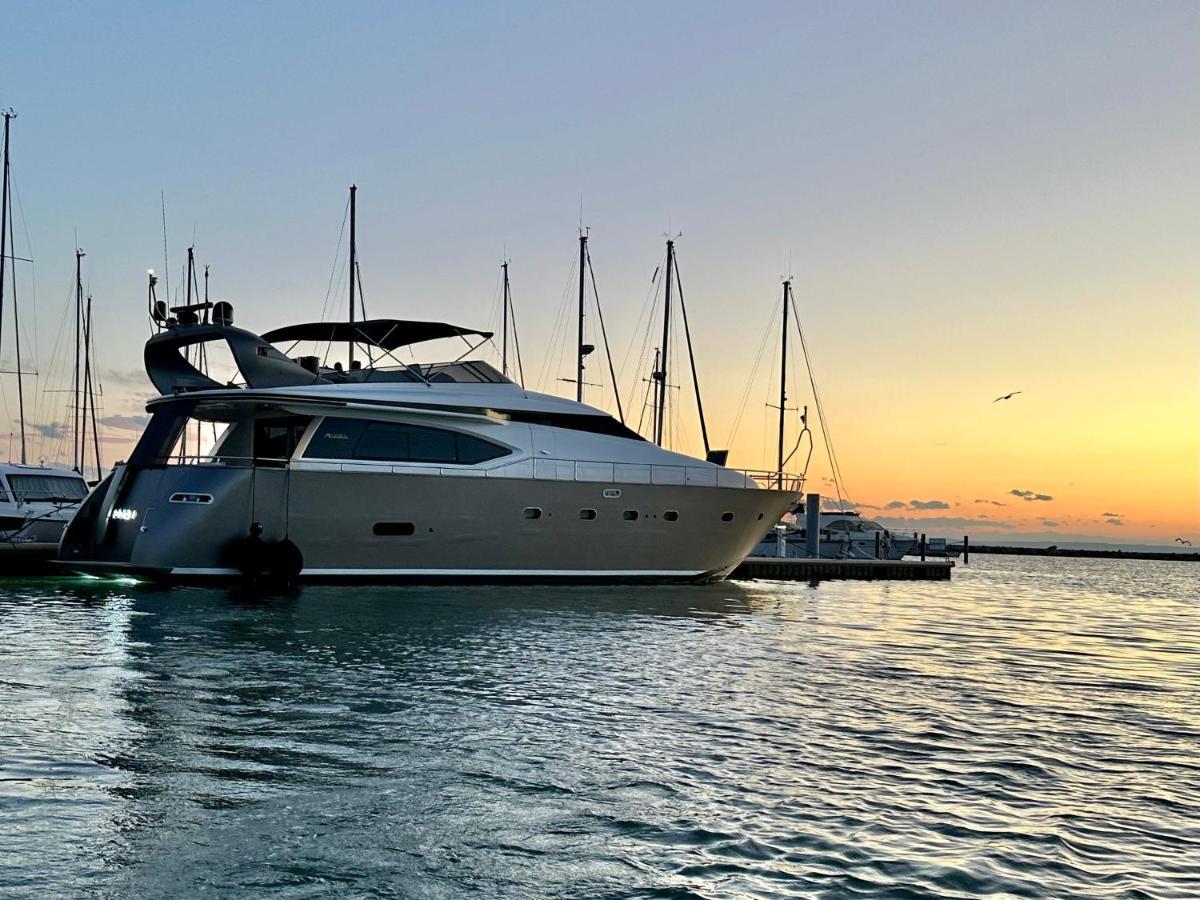 Motoryacht 21 Avec Equipage Hotel Barcelona Exterior photo