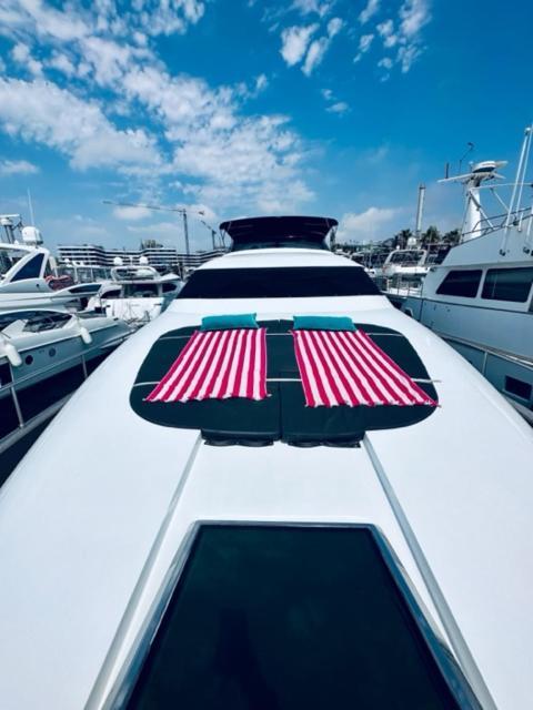 Motoryacht 21 Avec Equipage Hotel Barcelona Exterior photo