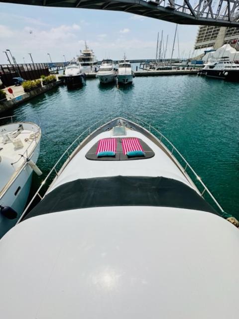 Motoryacht 21 Avec Equipage Hotel Barcelona Exterior photo